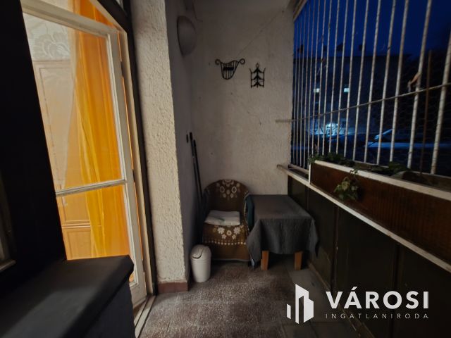 Kétszobás földszinti lakás a városközpontnál