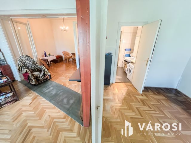 Több lakásra bontható szenzációs elhelyezkedéssel!