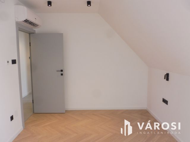 5 Csillagos penthouse Újszegeden Kiadó.