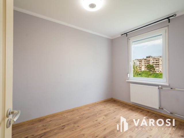 3 éve felújított, nappali + 2 hálós panel Újpalotán