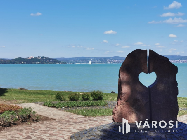 Vízparti apartman Zamárdi szabadstrandján!