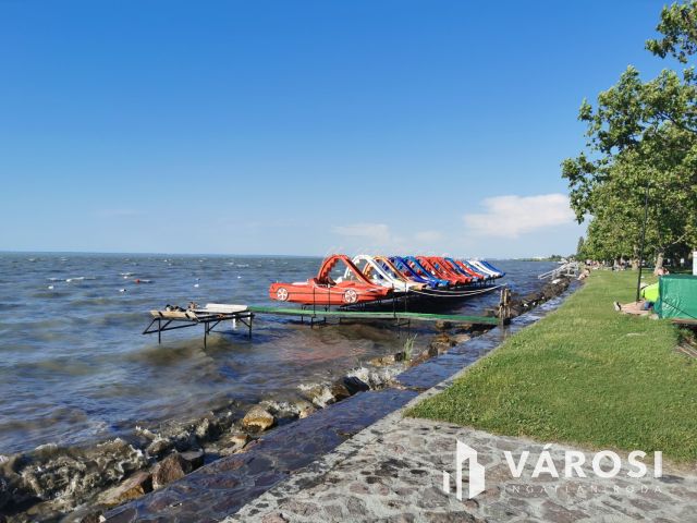 Vízparti apartman Zamárdi szabadstrandján!