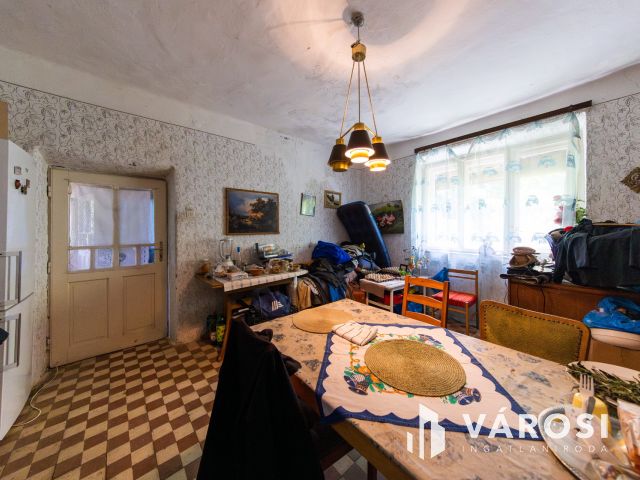Miért élnél a földön, ha élhetsz egy holdon is?!