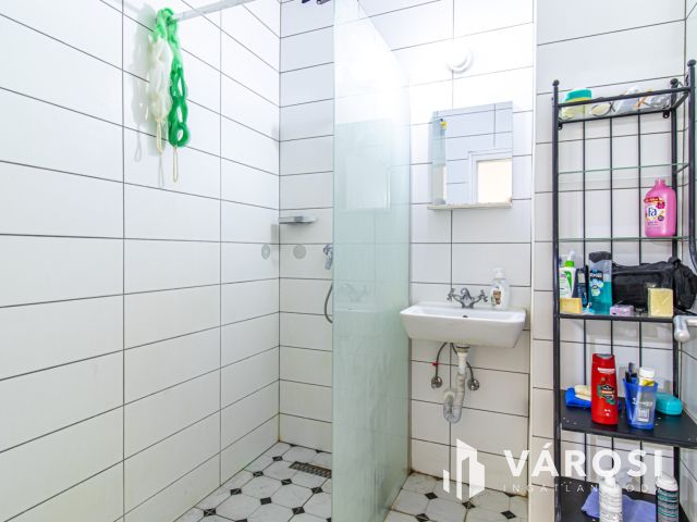 11. kerületben dupla erkélyes, 95m²-es, 1. emeleti lakás