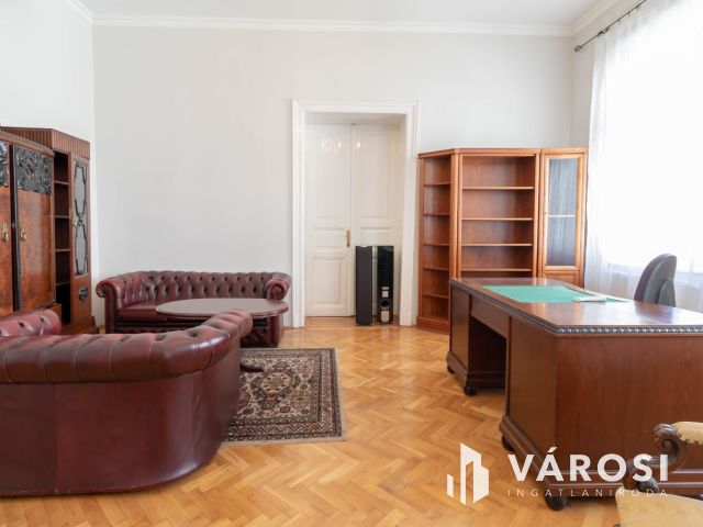 Körút közeli, 98 m2-es iroda kiadó a Podmaniczky utcában