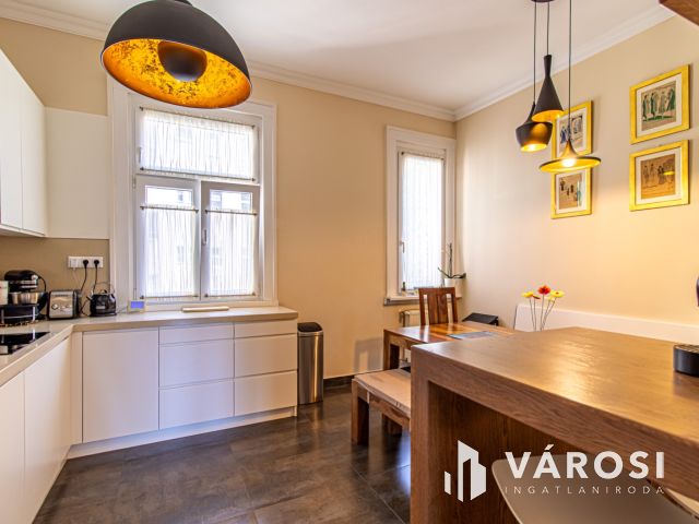 Minden igényt kielégítő, dunai panorámás, prémium otthon