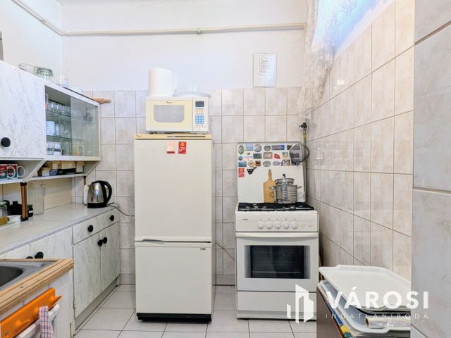 Klasszikus téglaház kedvelt környéken szép kerttel!