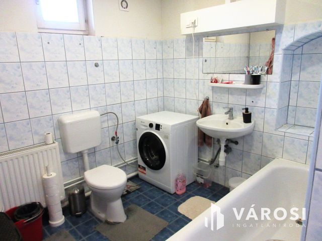 Teljesen felújított ház vagy TELEPHELY a Szarvasi úton!